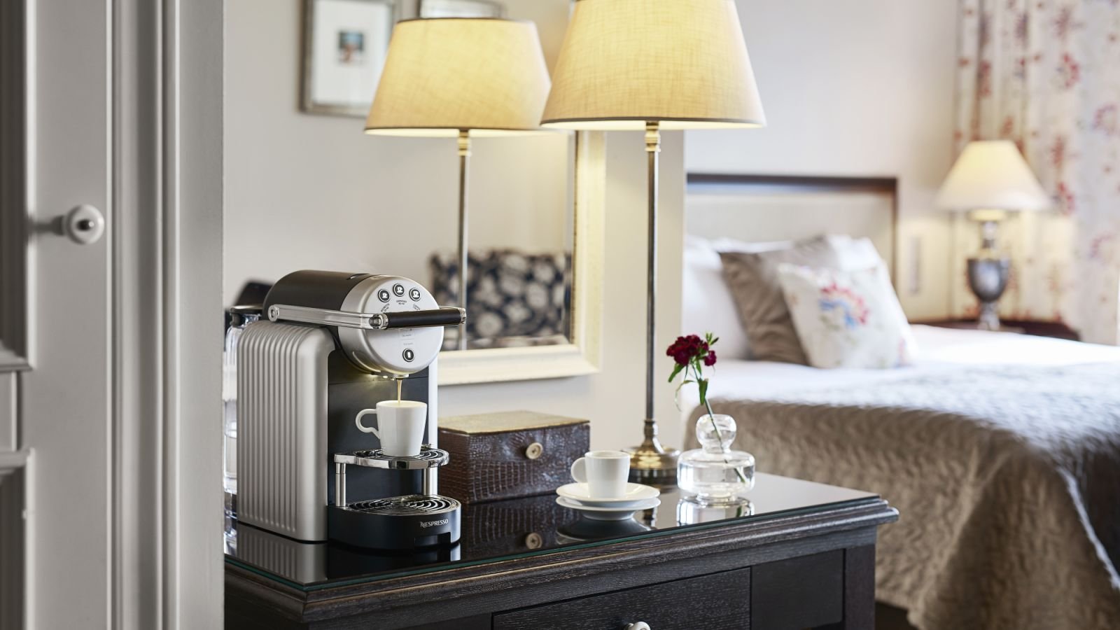 Hotel_Haven_Guestroom_Grand_Deluxe_Harbour_Seaview-_003.jpg