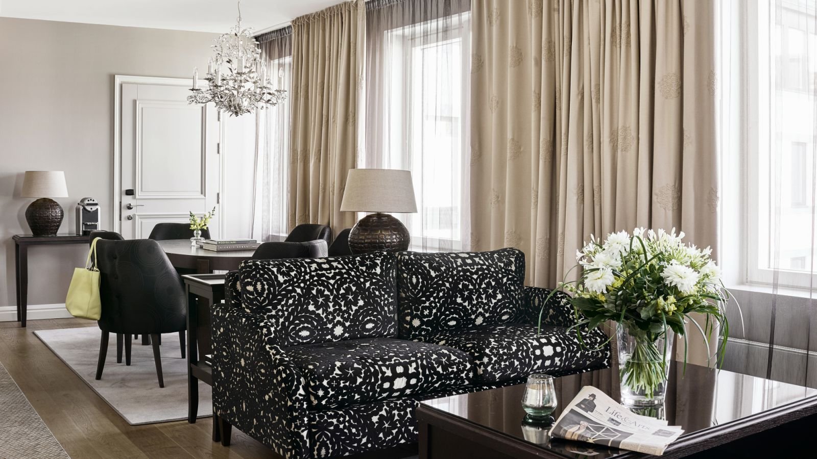 Hotel_Haven_Town_Square_Suite_004.jpg